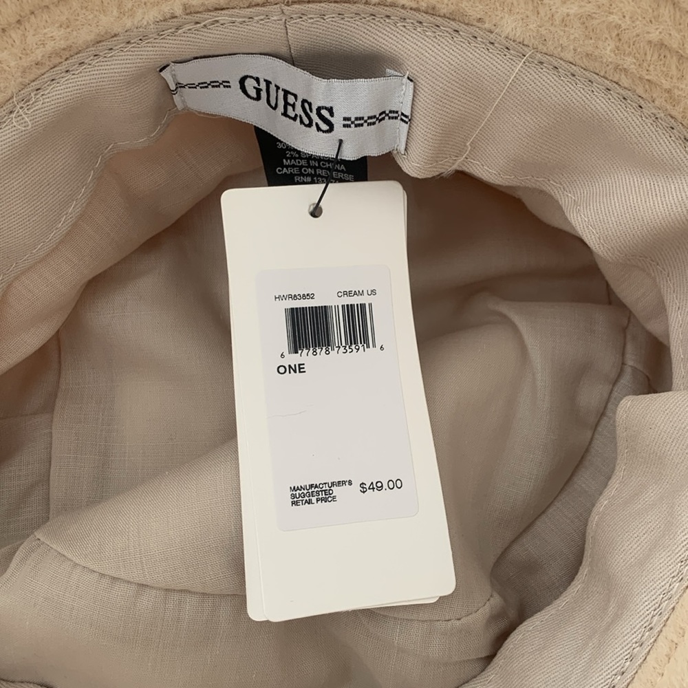 Guess bucket hat, new with tags - Picture 2 of 3